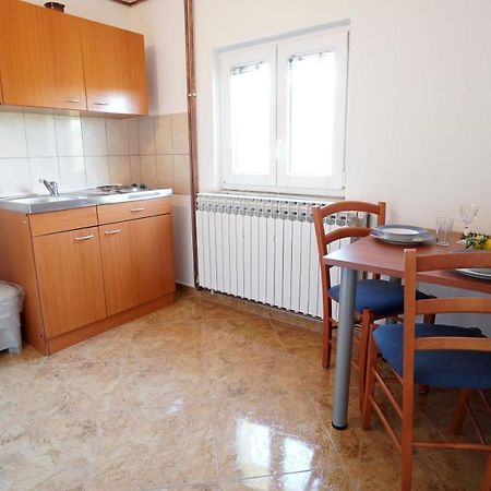 Apartments Kata Gornji Karin Exterior photo